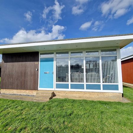 67 Broadside Holiday Chalet Near Broads & Beaches สตาแลม ภายนอก รูปภาพ