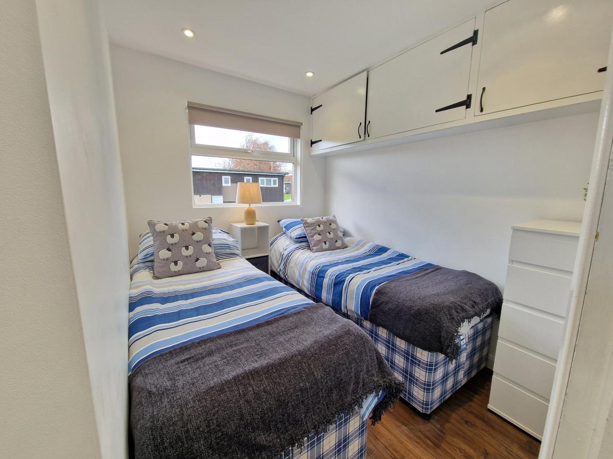 67 Broadside Holiday Chalet Near Broads & Beaches สตาแลม ภายนอก รูปภาพ